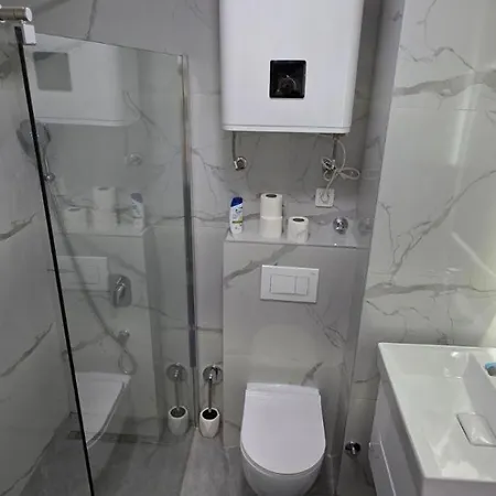 Old Town Cute - Completely Renovated December 2025 *