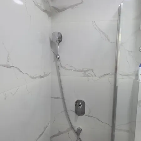 Old Town Cute - Completely Renovated December 2025 *