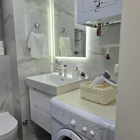 Old Town Cute - Completely Renovated December 2025 *